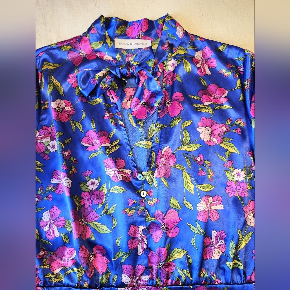 Vibrant Floral Long Sleeve Dress With A Tie - Blue and Pink 🌺 - Picture 5 of 8